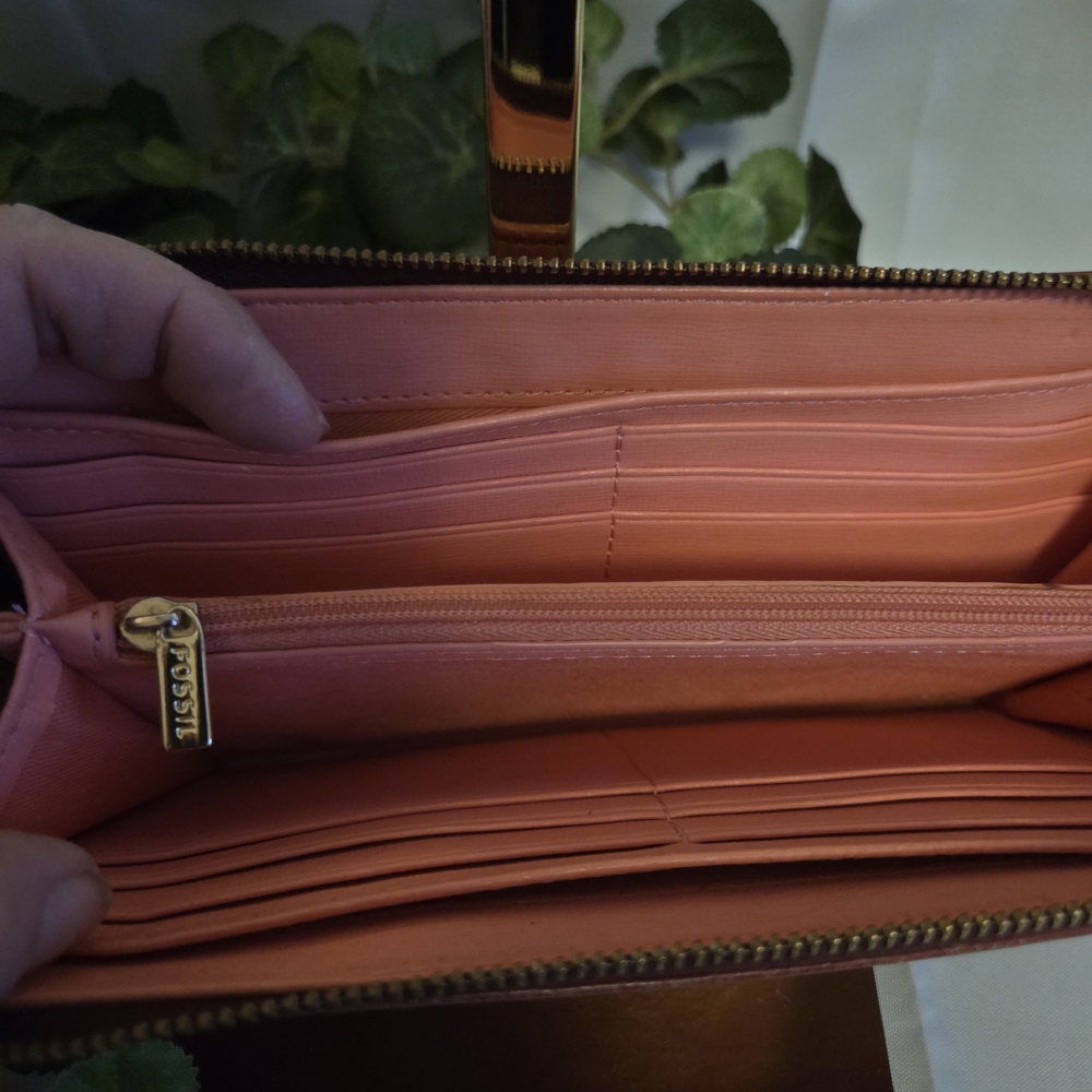 Fossil Wine Red Leather Zip Around Wallet Issue No 1954 Burgundy Continental Wal - Picture 7 of 9